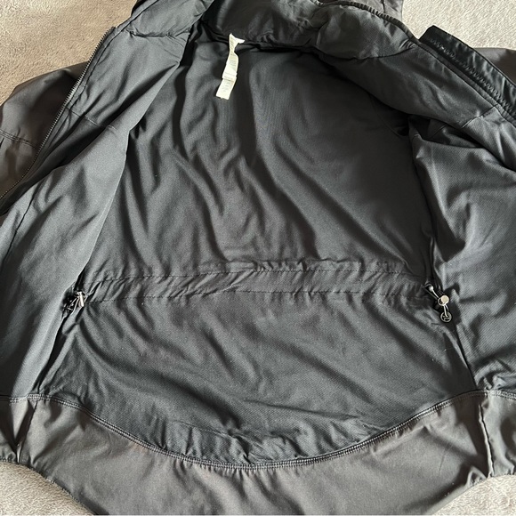 Lululemon Black Jacket 🖤 - Picture 11 of 12